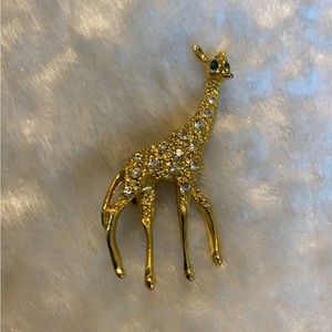 ☘️VTG M. Jent Rhinestone Gold Tone Giraffe Brooch